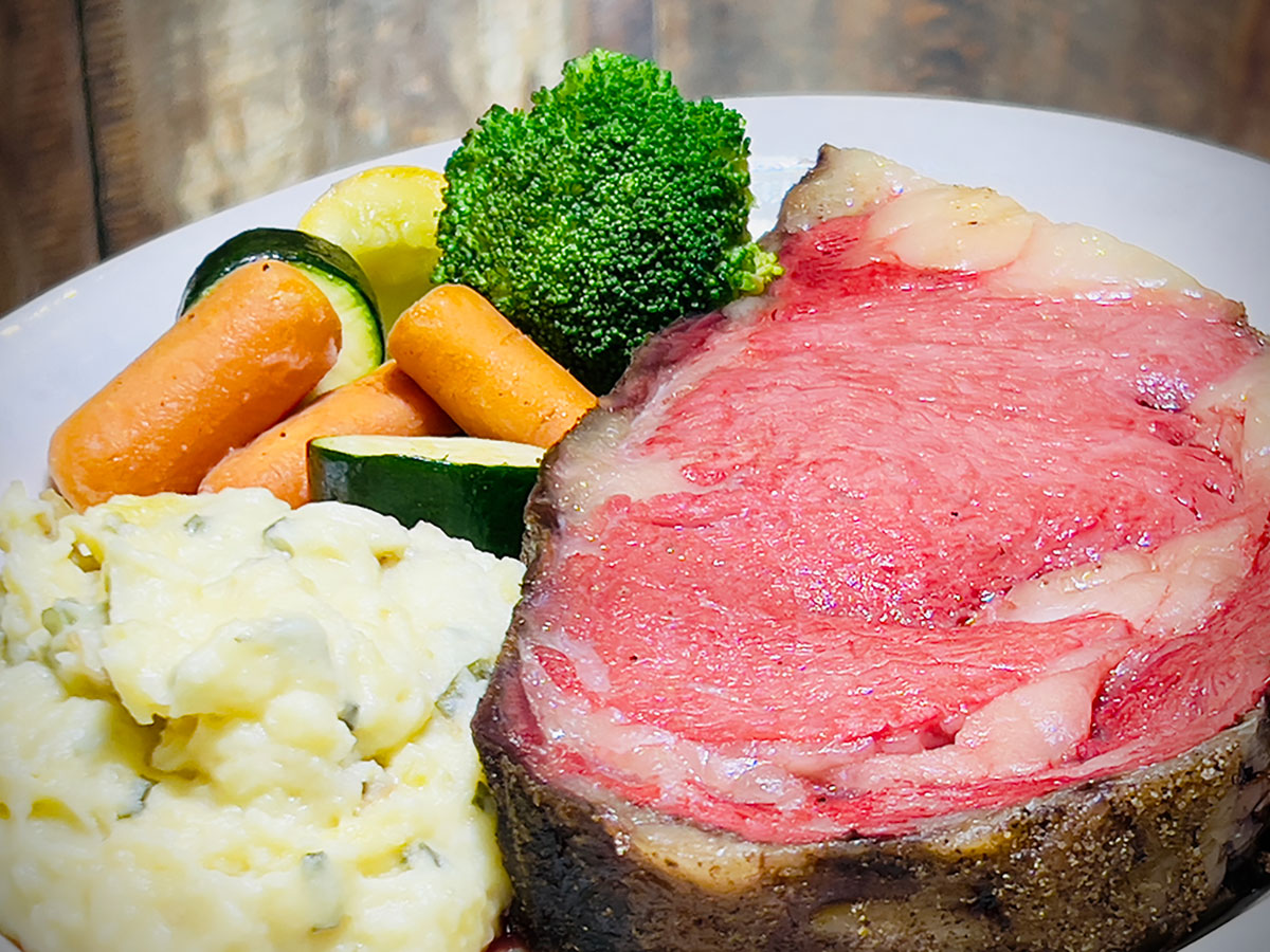 Nightly Special – Smoked Prime Rib with Mashed Potatoes and Vegetables